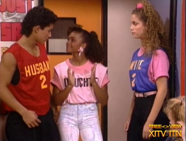  XITV FREE <> VIEW� Saved By The Bell! Starring Elizabeth Berkley, Tiffani Amber Thiessen, and Lark Voorhies! XITV Is Must See TV! 